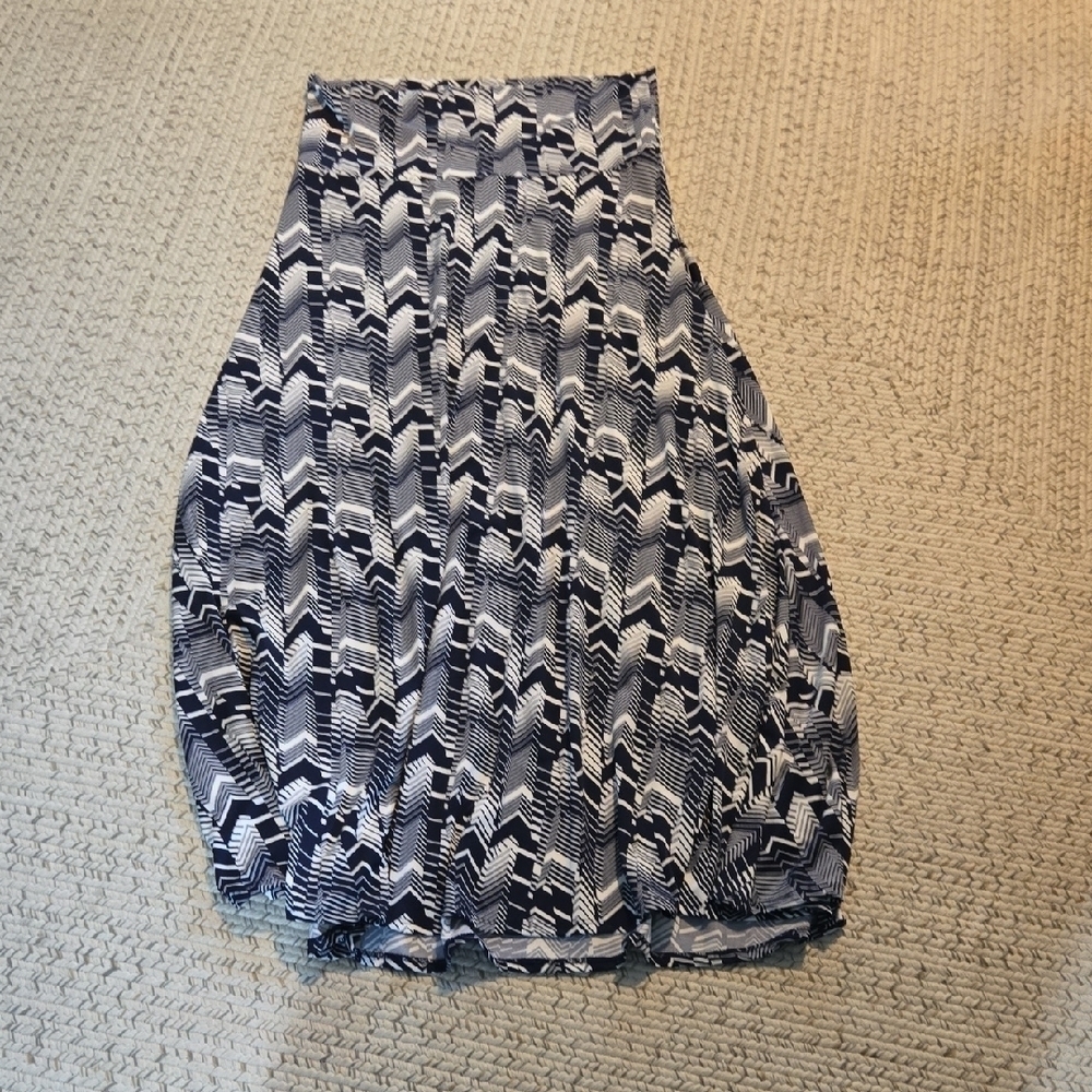 LuLaRoe Navy and White Chevron Maxi Skirt Polyester‎ Made In USA